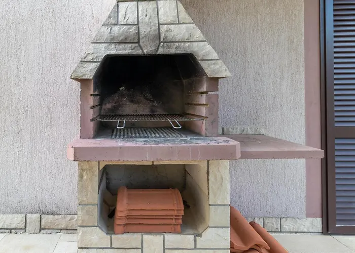 Apartman Lovely In With Wifi Jadranovo