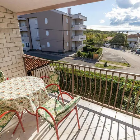 Appartement Lovely In With Wifi